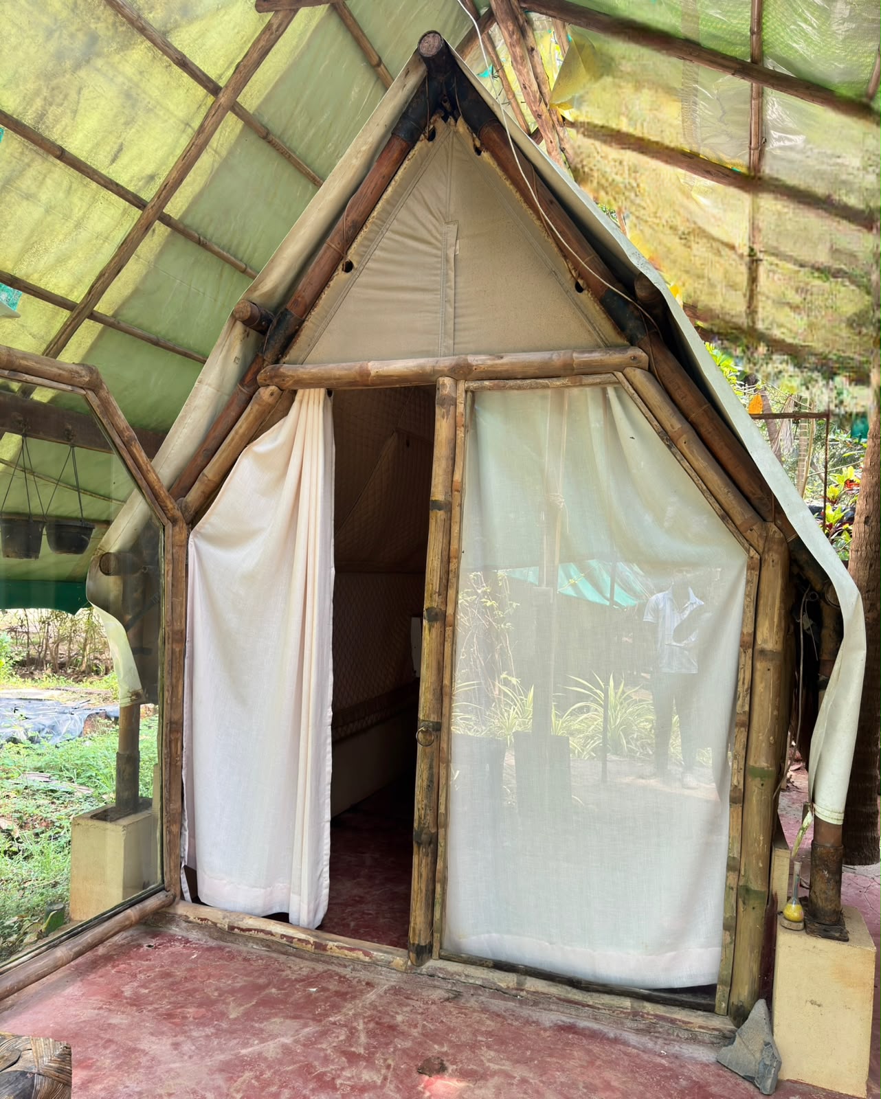 Room 8